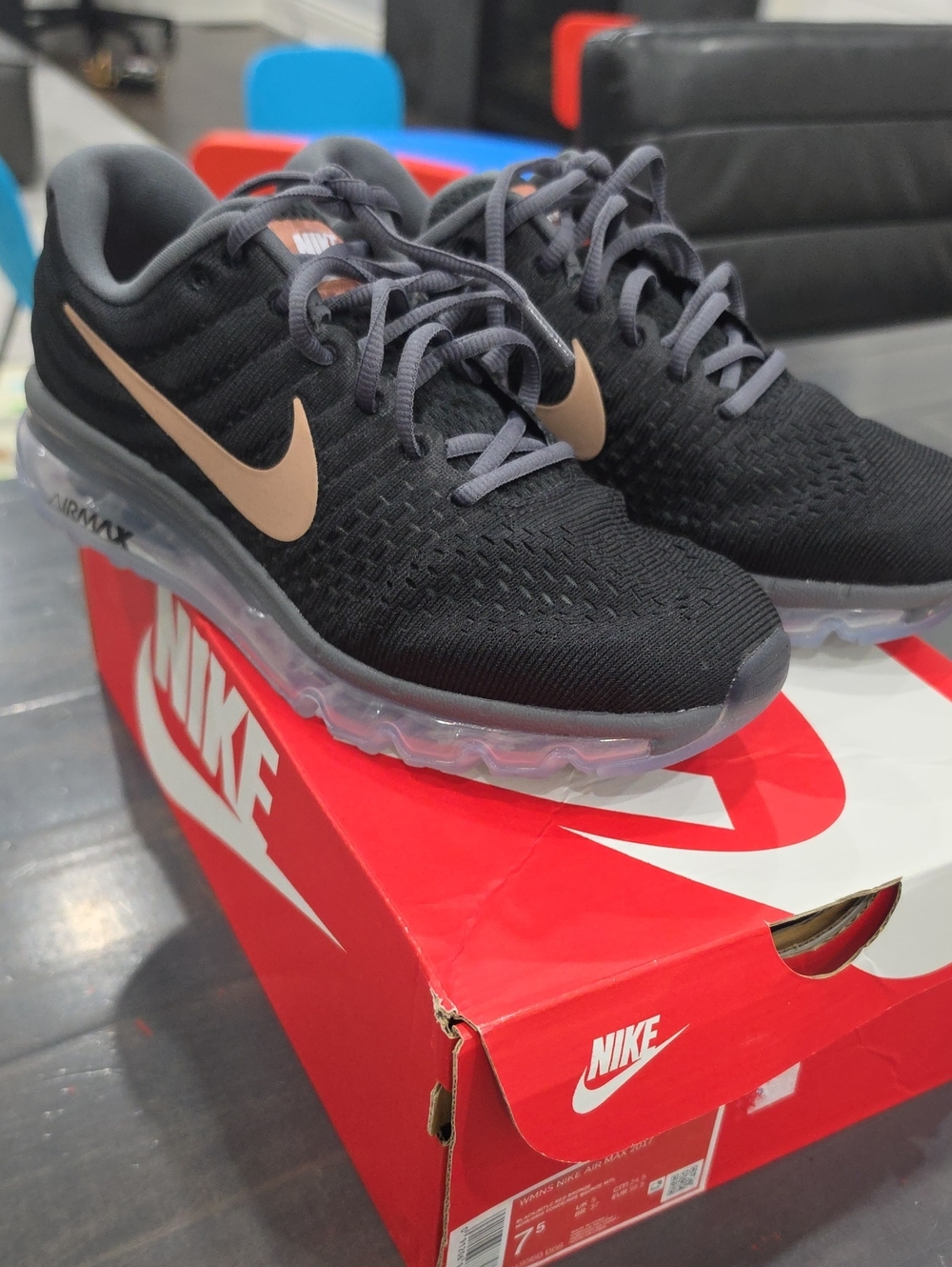 Nike Air Max Women's Sneakers Black & Pink US 7.5 Brand New